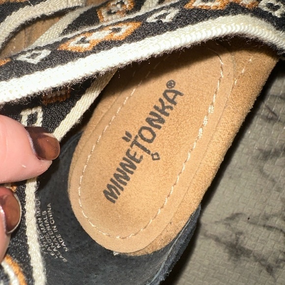 Minnetonka women’s bohemian western leather cork wedge heel sandal slip on 8 - Picture 5 of 10